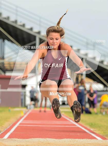 Thumbnail 2 in UIL 17-6A Girls District Championship photogallery.
