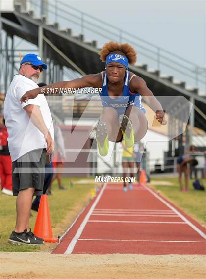 Thumbnail 2 in UIL 17-6A Girls District Championship photogallery.