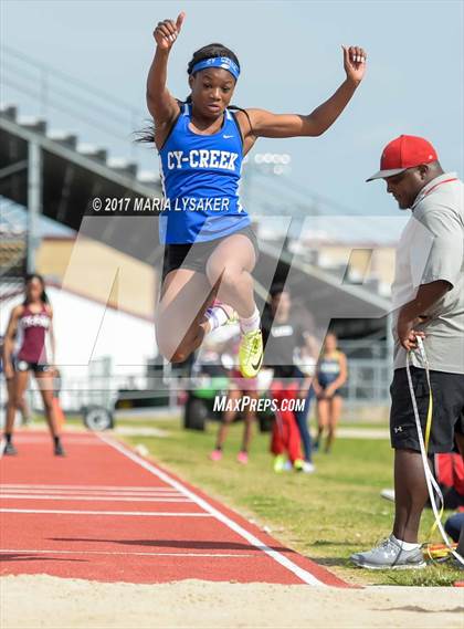 Thumbnail 2 in UIL 17-6A Girls District Championship photogallery.