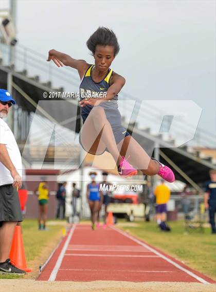 Thumbnail 1 in UIL 17-6A Girls District Championship photogallery.