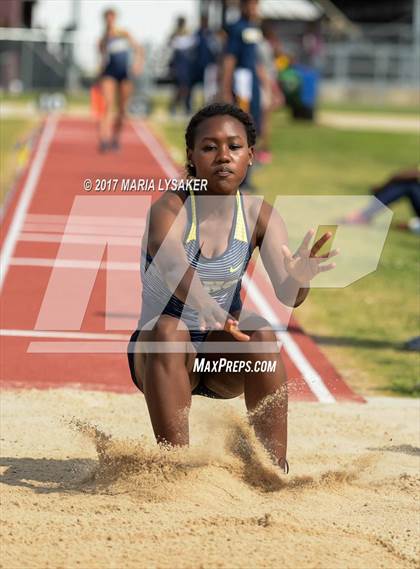 Thumbnail 2 in UIL 17-6A Girls District Championship photogallery.