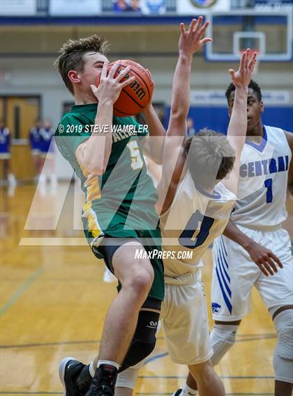 Thumbnail 1 in Gallatin @ Wilson Central photogallery.