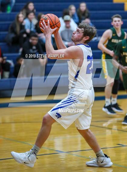 Thumbnail 3 in Gallatin @ Wilson Central photogallery.