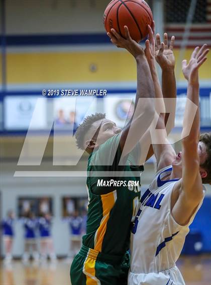Thumbnail 1 in Gallatin @ Wilson Central photogallery.
