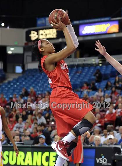 Thumbnail 2 in Mater Dei vs. Berkeley (CIF State D1 Final) photogallery.