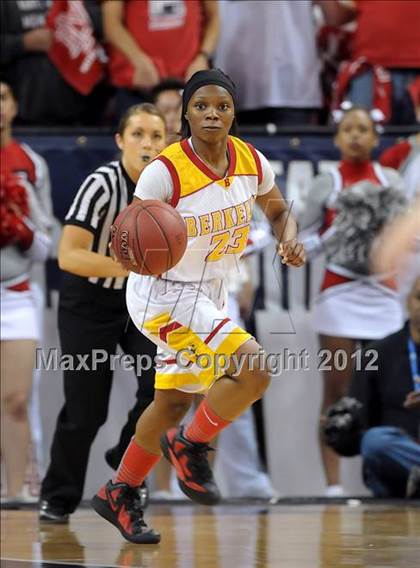 Thumbnail 2 in Mater Dei vs. Berkeley (CIF State D1 Final) photogallery.