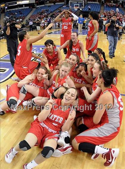 Thumbnail 3 in Mater Dei vs. Berkeley (CIF State D1 Final) photogallery.