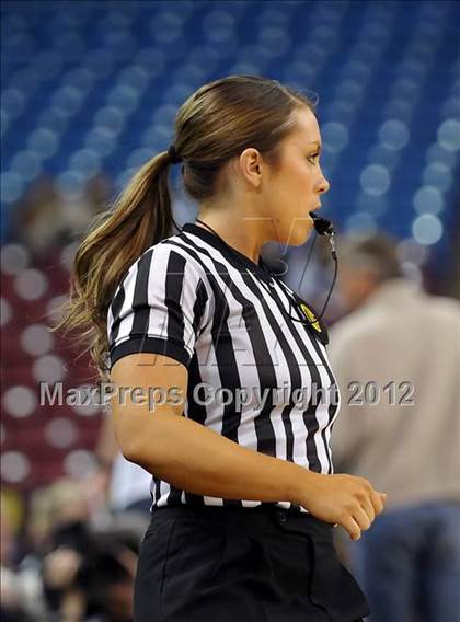 Thumbnail 1 in Mater Dei vs. Berkeley (CIF State D1 Final) photogallery.