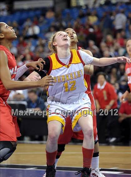 Thumbnail 2 in Mater Dei vs. Berkeley (CIF State D1 Final) photogallery.