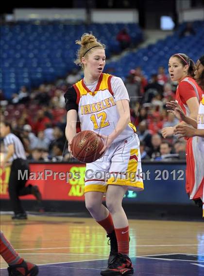 Thumbnail 3 in Mater Dei vs. Berkeley (CIF State D1 Final) photogallery.