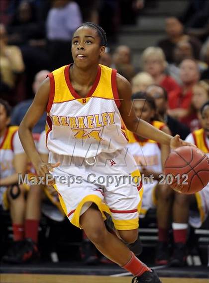 Thumbnail 2 in Mater Dei vs. Berkeley (CIF State D1 Final) photogallery.