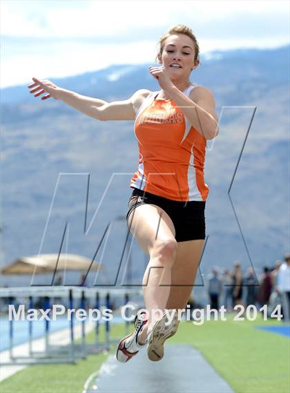 Thumbnail 1 in Northwest Invitational @ McQueen photogallery.