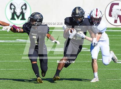 Thumbnail 2 in Jordan vs Davenport photogallery.