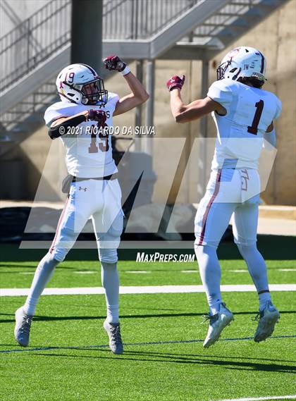 Thumbnail 3 in Jordan vs Davenport photogallery.