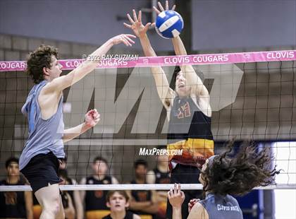 Thumbnail 3 in Clovis West @ Clovis North photogallery.
