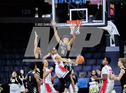 Thumbnail 2 in Omaha South vs. Burke photogallery.