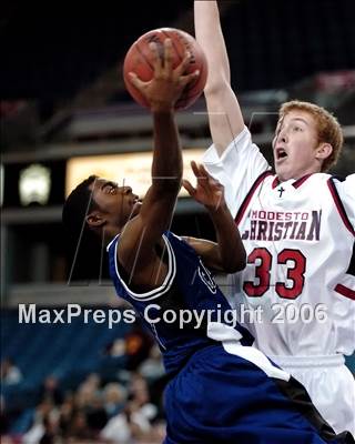 Thumbnail 1 in Capital Christian vs. Modesto Christian (SJS D5 Final) photogallery.