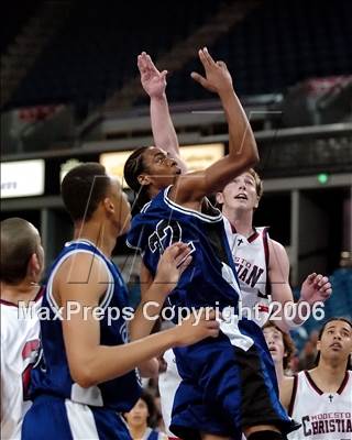 Thumbnail 1 in Capital Christian vs. Modesto Christian (SJS D5 Final) photogallery.
