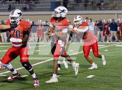 Thumbnail 3 in Charlotte Christian @ Providence Day (NCISSA 11-Man Division 1 Semifinal) photogallery.