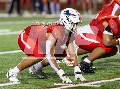 Thumbnail 3 in Charlotte Christian @ Providence Day (NCISSA 11-Man Division 1 Semifinal) photogallery.