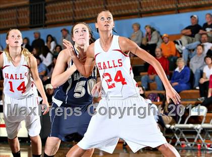 Thumbnail 3 in Farragut vs Halls  (Kroger Thanksgiving Classic) photogallery.