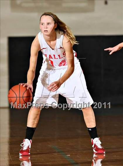 Thumbnail 3 in Farragut vs Halls  (Kroger Thanksgiving Classic) photogallery.