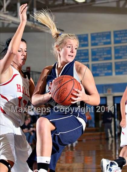Thumbnail 3 in Farragut vs Halls  (Kroger Thanksgiving Classic) photogallery.