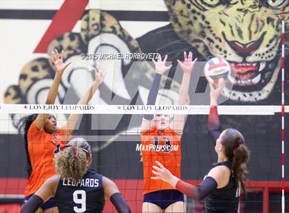 Thumbnail 1 in McKinney North @ Lovejoy photogallery.