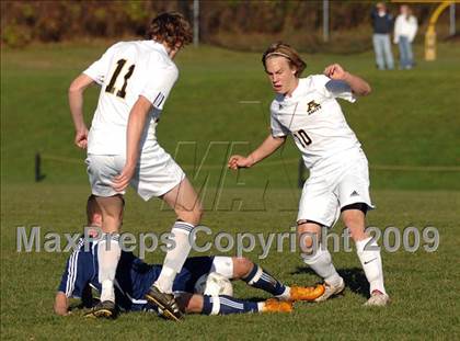Thumbnail 2 in Staples @ Amity (CIAC Class LL Quarterfinal) photogallery.