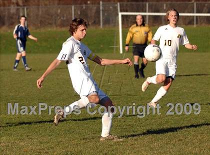 Thumbnail 2 in Staples @ Amity (CIAC Class LL Quarterfinal) photogallery.