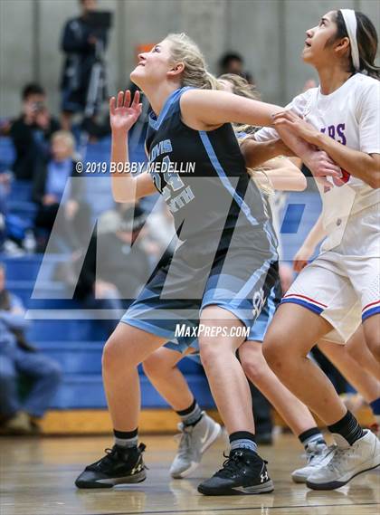 Thumbnail 2 in Clovis North @ Buchanan photogallery.