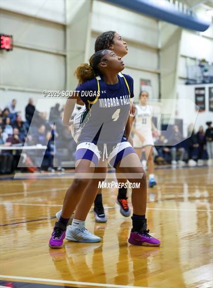 Thumbnail 3 in Niagara Falls @ Nichols photogallery.