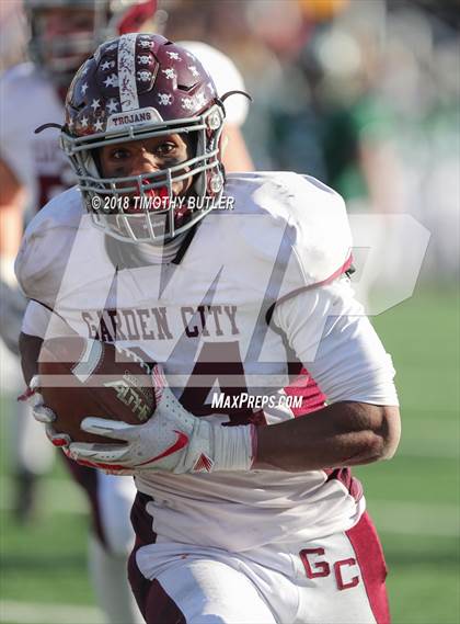Thumbnail 3 in Garden City vs. Lindenhurst (Section 8 D2 Final) photogallery.