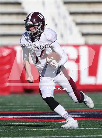 Thumbnail 3 in Garden City vs. Lindenhurst (Section 8 D2 Final) photogallery.