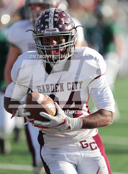 Thumbnail 2 in Garden City vs. Lindenhurst (Section 8 D2 Final) photogallery.