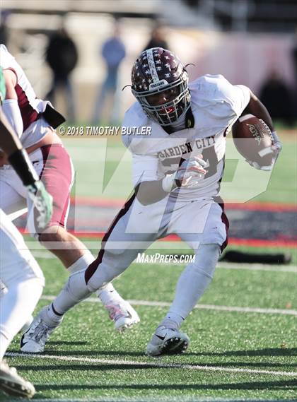 Thumbnail 1 in Garden City vs. Lindenhurst (Section 8 D2 Final) photogallery.