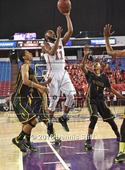 Thumbnail 3 in Antelope vs. Vanden (CIF SJS D2 Semifinal) photogallery.