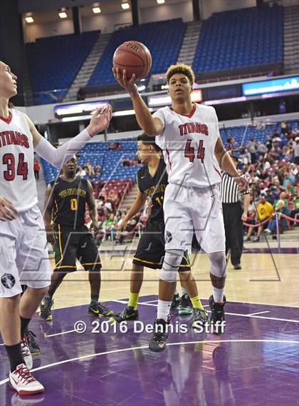 Thumbnail 2 in Antelope vs. Vanden (CIF SJS D2 Semifinal) photogallery.
