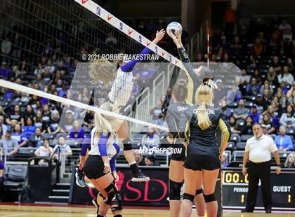 Thumbnail 3 in Beckville vs. Crawford (UIL Volleyball 2A Semifinals) photogallery.
