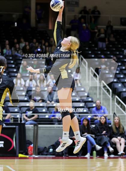 Thumbnail 2 in Beckville vs. Crawford (UIL Volleyball 2A Semifinals) photogallery.