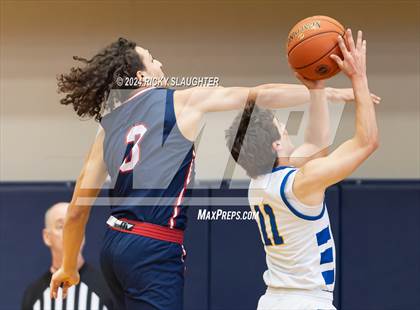 Thumbnail 1 in Central @ Burroughs (MSHSAA Class 4 Quarterfinal) photogallery.