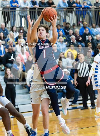 Thumbnail 3 in Central @ Burroughs (MSHSAA Class 4 Quarterfinal) photogallery.