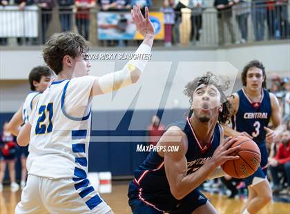 Thumbnail 3 in Central @ Burroughs (MSHSAA Class 4 Quarterfinal) photogallery.