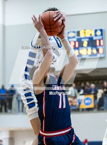 Thumbnail 1 in Central @ Burroughs (MSHSAA Class 4 Quarterfinal) photogallery.
