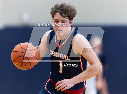 Thumbnail 2 in Central @ Burroughs (MSHSAA Class 4 Quarterfinal) photogallery.