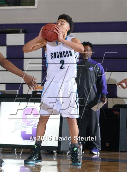 Thumbnail 2 in Burbank vs. Clovis North (St. Hope Elite Classic) photogallery.