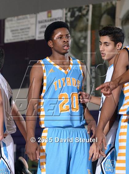Thumbnail 2 in Burbank vs. Clovis North (St. Hope Elite Classic) photogallery.