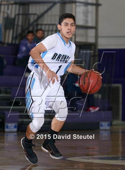 Thumbnail 3 in Burbank vs. Clovis North (St. Hope Elite Classic) photogallery.