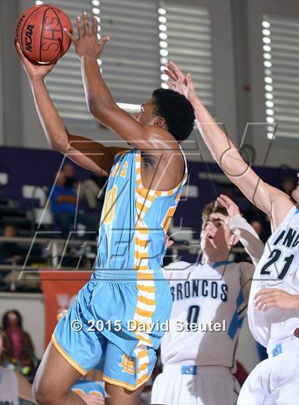 Thumbnail 1 in Burbank vs. Clovis North (St. Hope Elite Classic) photogallery.