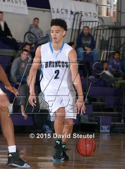 Thumbnail 3 in Burbank vs. Clovis North (St. Hope Elite Classic) photogallery.